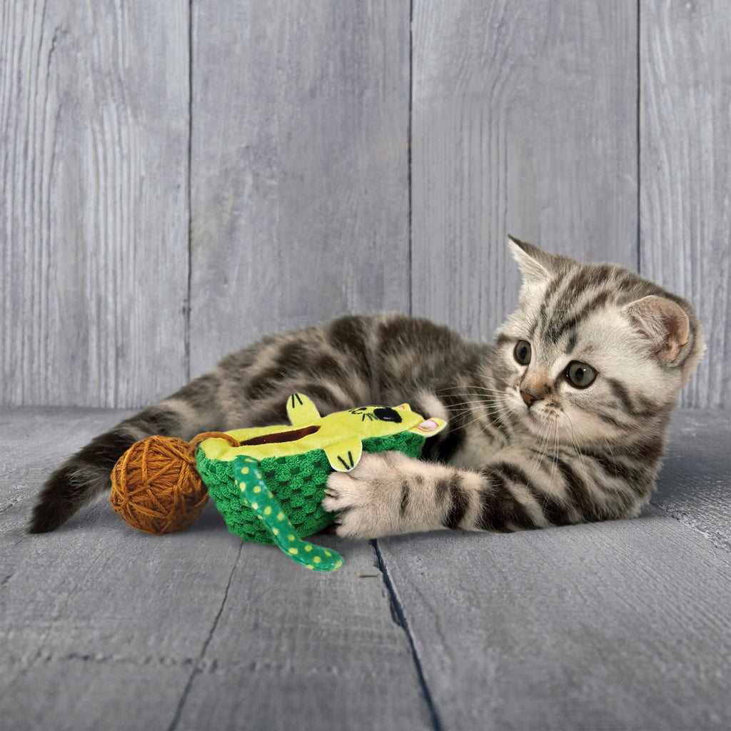KONG Cat Wrangler Avocato - lifestyle