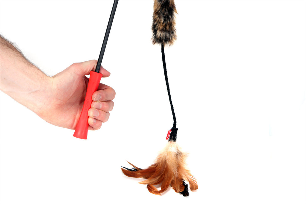 GiGwi Feather Teaser Cat Wand - Feather & Plush Tail detail
